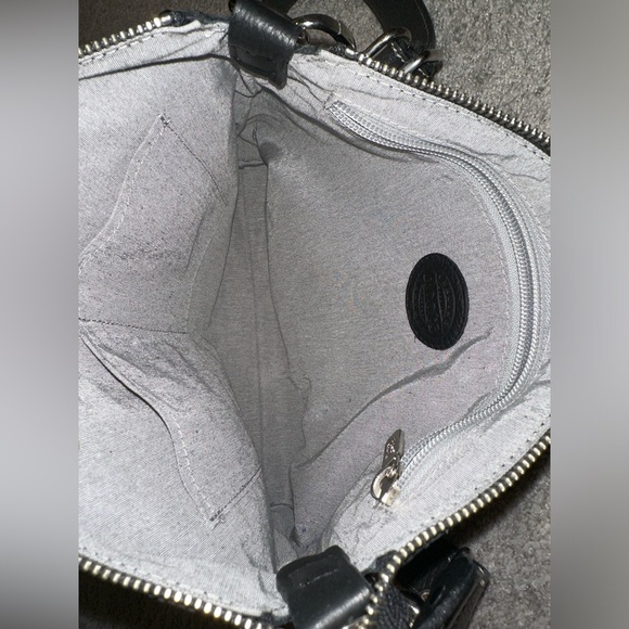 Roots - Black Leather Crossbody Side Bag Purse - Picture 11 of 15